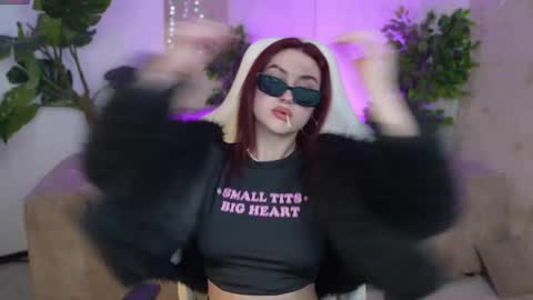 Snapshot of bright_diamonds_054 chatting on March 9, 9:13 am Diamonds Girls online show from March 9, 9:13 am