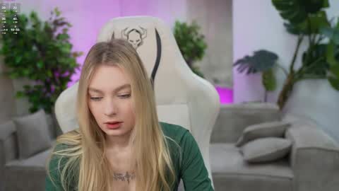 Snapshot of bright_diamonds_054 chatting on March 11, 7:37 am Diamonds Girls online show from March 11, 7:37 am