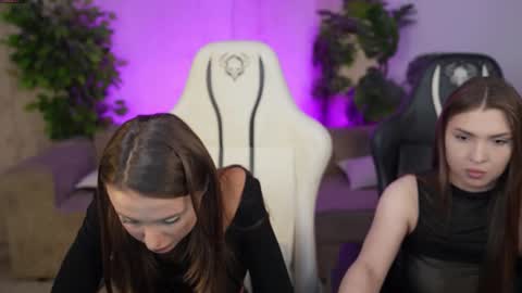 Snapshot of bright_diamonds_054 chatting on October 3, 8:00 am Diamonds Girls online show from October 3, 8:00 am