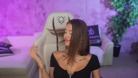 Snapshot of bright_diamonds_054 chatting on October 4, 8:12 am Diamonds Girls online show from October 4, 8:12 am