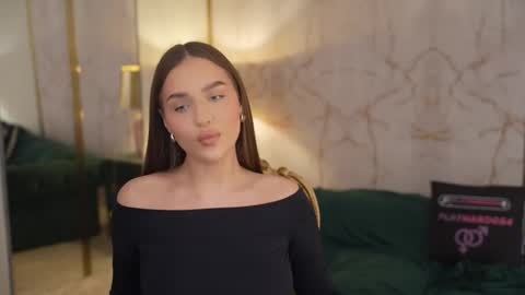 Snapshot of bright_diamonds_054 chatting on October 25, 12:23 pm Diamonds Girls online show from October 25, 12:23 pm