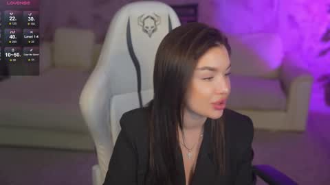 Snapshot of bright_diamonds_054 chatting on November 17, 11:49 am Diamonds Girls online show from November 17, 11:49 am