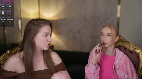 Snapshot of bright_diamonds_054 chatting on November 20, 12:11 am Diamonds Girls online show from November 20, 12:11 am