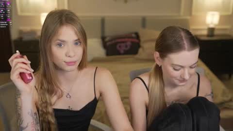 Snapshot of bright_diamonds_054 chatting on November 28, 9:56 am Diamonds Girls online show from November 28, 9:56 am