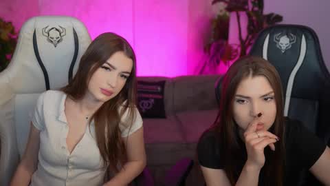 Snapshot of bright_diamonds_054 chatting on December 2, 11:37 am Diamonds Girls online show from December 2, 11:37 am