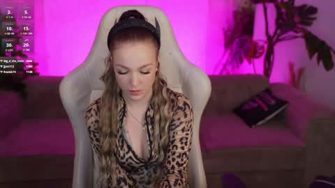 Snapshot of bright_diamonds_054 chatting on December 2, 11:45 pm Diamonds Girls online show from December 2, 11:45 pm