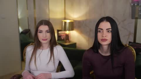 Snapshot of bright_diamonds_054 chatting on December 3, 11:52 am Diamonds Girls online show from December 3, 11:52 am