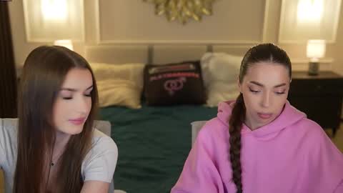 Snapshot of bright_diamonds_054 chatting on December 15, 11:25 am Diamonds Girls online show from December 15, 11:25 am