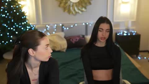 Diamonds Girls online show from December 17, 12:00 pm