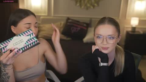 Diamonds Girls online show from April 22, 7:33 am