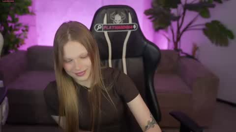 Snapshot of bright_diamonds_054 chatting on June 12, 7:40 am Diamonds Girls online show from June 12, 7:40 am