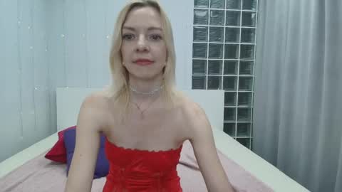 Snapshot of brightly_heizer chatting on May 29, 12:41 am Heather online show from May 29, 12:41 am
