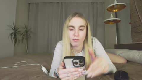 Amina Adelina online show from February 13, 5:01 pm