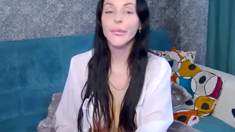 Snapshot of brilliant_doll chatting on November 22, 3:16 am Nika online show from November 22, 3:16 am