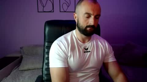 Snapshot of brindlefly69 chatting on June 20, 3:37 pm brindlefly69 online show from June 20, 3:37 pm