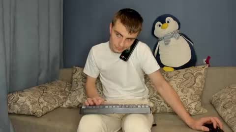 bristlebback online show from June 15, 5:04 pm