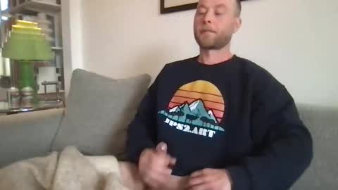 brit_guy37 online show from May 31, 9:38 pm