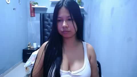 britanyx1 online show from April 30, 2:12 pm
