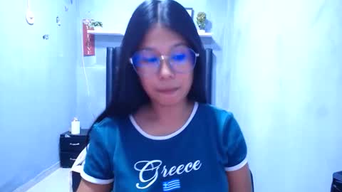 Snapshot of britanyx1 chatting on June 10, 2:49 pm britanyx1 online show from June 10, 2:49 pm