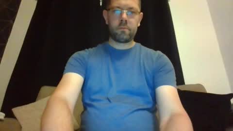 Snapshot of britguy6985 chatting on October 8, 7:33 pm britguy6985 online show from October 8, 7:33 pm