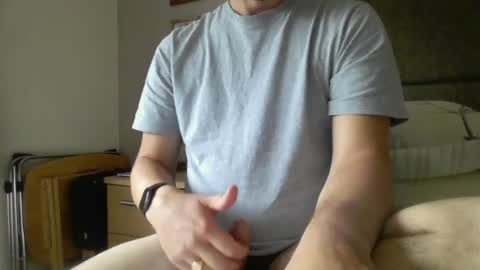 Snapshot of britguy6985 chatting on June 12, 8:46 am britguy6985 online show from June 12, 8:46 am
