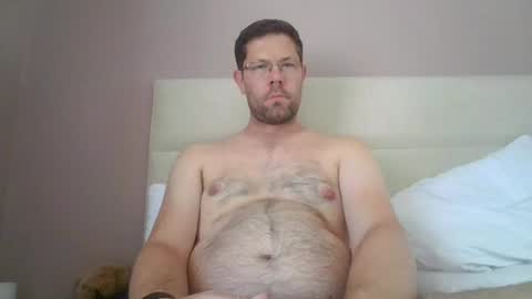 Snapshot of britguy6985 chatting on June 19, 11:58 am britguy6985 online show from June 19, 11:58 am