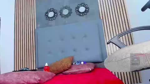 Snapshot of brithanyslim chatting on December 9, 10:41 pm brithanyslim online show from December 9, 10:41 pm