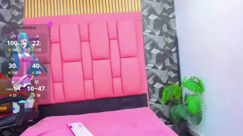 Snapshot of brithanyslim chatting on June 16, 7:27 pm brithanyslim online show from June 16, 7:27 pm