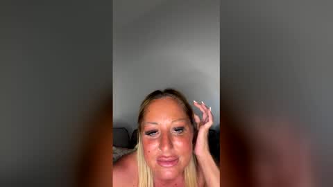 Snapshot of britishcumslut_10 chatting on April 19, 6:54 pm britishcumslut_10 online show from April 19, 6:54 pm