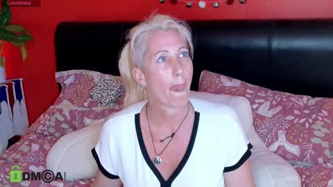 Snapshot of britishladya chatting on April 29, 9:54 pm Lady Annabelle Montgomery online show from April 29, 9:54 pm