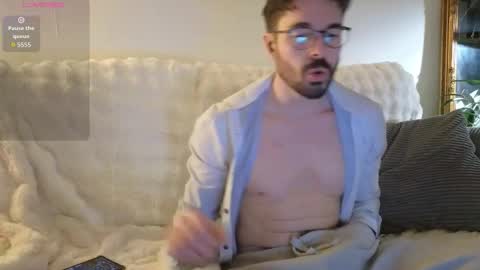 Callum online show from November 30, 8:02 pm