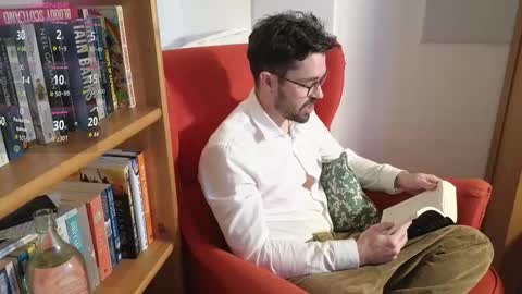 Snapshot of britishpoet69 chatting on November 25, 4:07 pm British Poet online show from November 25, 4:07 pm