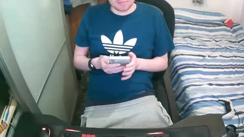 Snapshot of britishtom93 chatting on November 17, 12:27 am British Tom online show from November 17, 12:27 am