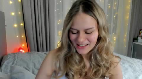 Snapshot of britney_lust chatting on December 5, 8:55 pm Britney online show from December 5, 8:55 pm