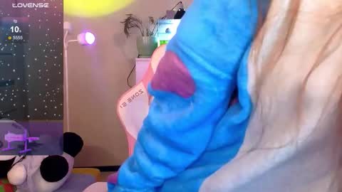 Britney online show from December 4, 9:12 pm