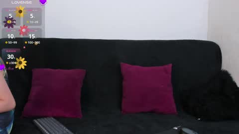 Snapshot of britney_rose13 chatting on June 2, 3:52 am britney rose online show from June 2, 3:52 am