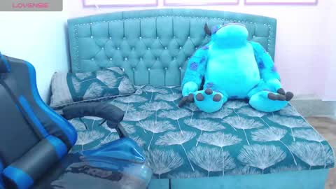 Britney  online show from January 12, 9:51 am