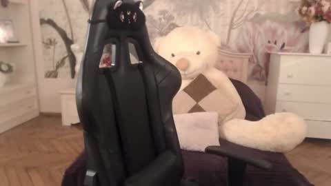 britneybarker online show from March 12, 7:25 am