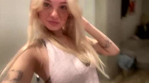 Snapshot of britneycherry08 chatting on May 31, 4:20 am britneycherry08 online show from May 31, 4:20 am