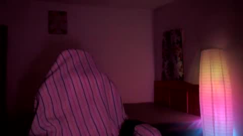 Snapshot of britneydivine chatting on June 15, 3:42 am Britney online show from June 15, 3:42 am