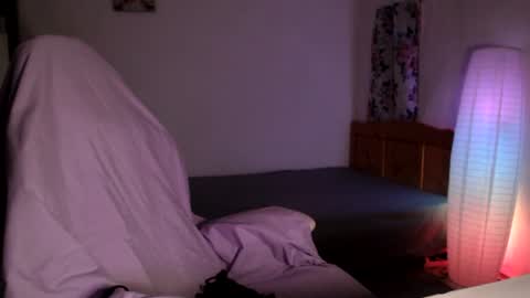Snapshot of britneydivine chatting on June 16, 3:25 pm Britney online show from June 16, 3:25 pm