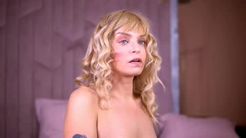 britneyhudson online show from December 23, 5:49 am