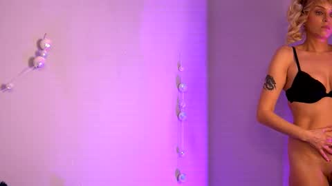 britneyhudson online show from February 2, 4:11 am