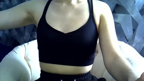 Snapshot of britneykittens chatting on February 18, 11:22 am BritneyKittens online show from February 18, 11:22 am