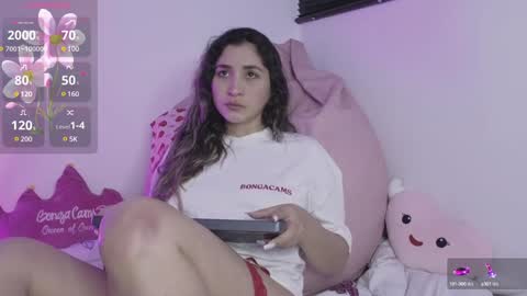 Snapshot of britt_grey chatting on February 3, 10:11 pm britt grey online show from February 3, 10:11 pm