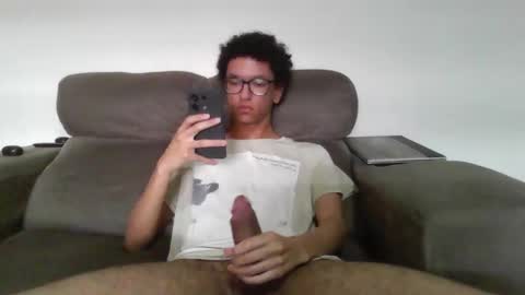 Snapshot of brocklow chatting on December 4, 5:44 pm Derek Richard online show from December 4, 5:44 pm