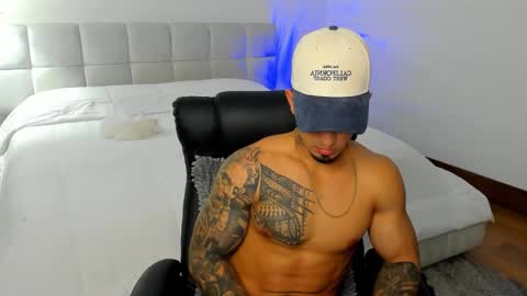 brody_dallas1 online show from December 5, 6:55 am