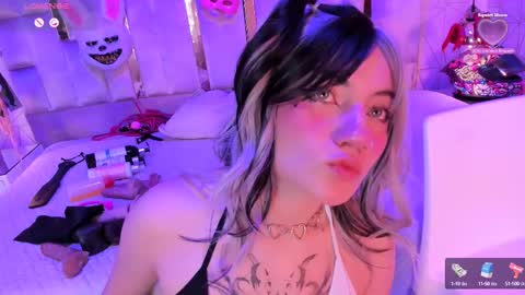 Snapshot of broklin_white23 chatting on January 26, 1:04 pm     online show from January 26, 1:04 pm
