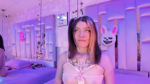 Snapshot of broklin_white23 chatting on February 27, 1:07 pm     online show from February 27, 1:07 pm