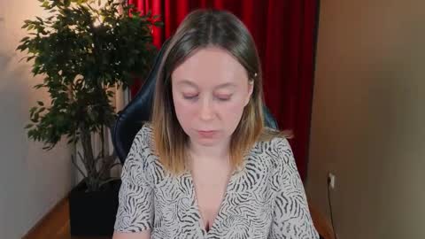 Snapshot of brooke_evans_ chatting on November 15, 9:00 pm Brooke online show from November 15, 9:00 pm
